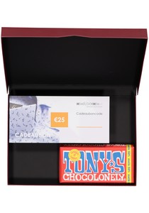 Heren en dames cadeaubox altijd goed: Tony's Chocolonely Melk met 25 euro Cadeaubon
