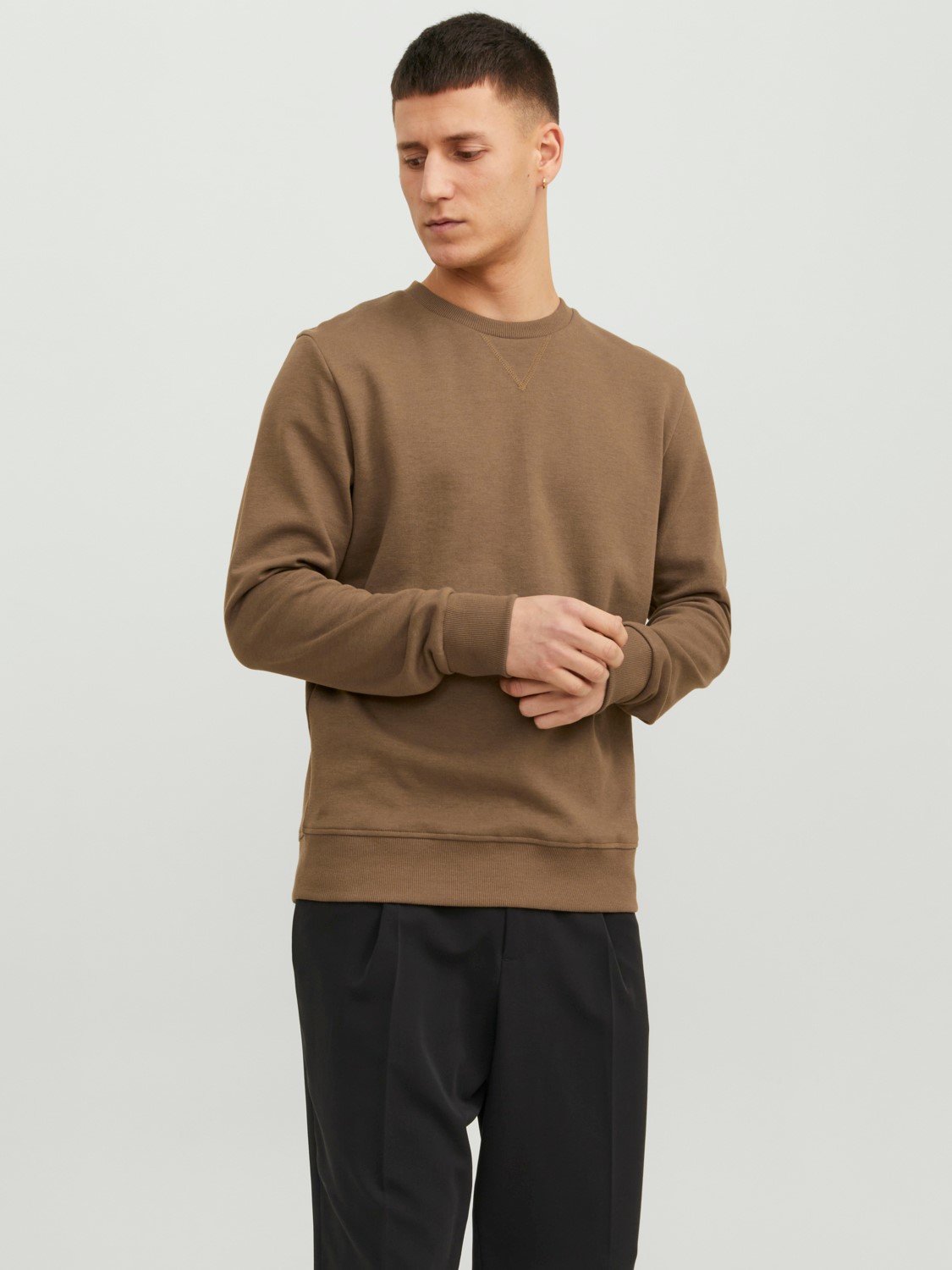 JACK & JONES Basic sweat crew neck regular fit, heren sweatshirt katoenmengsel met O-hals, camel bruin