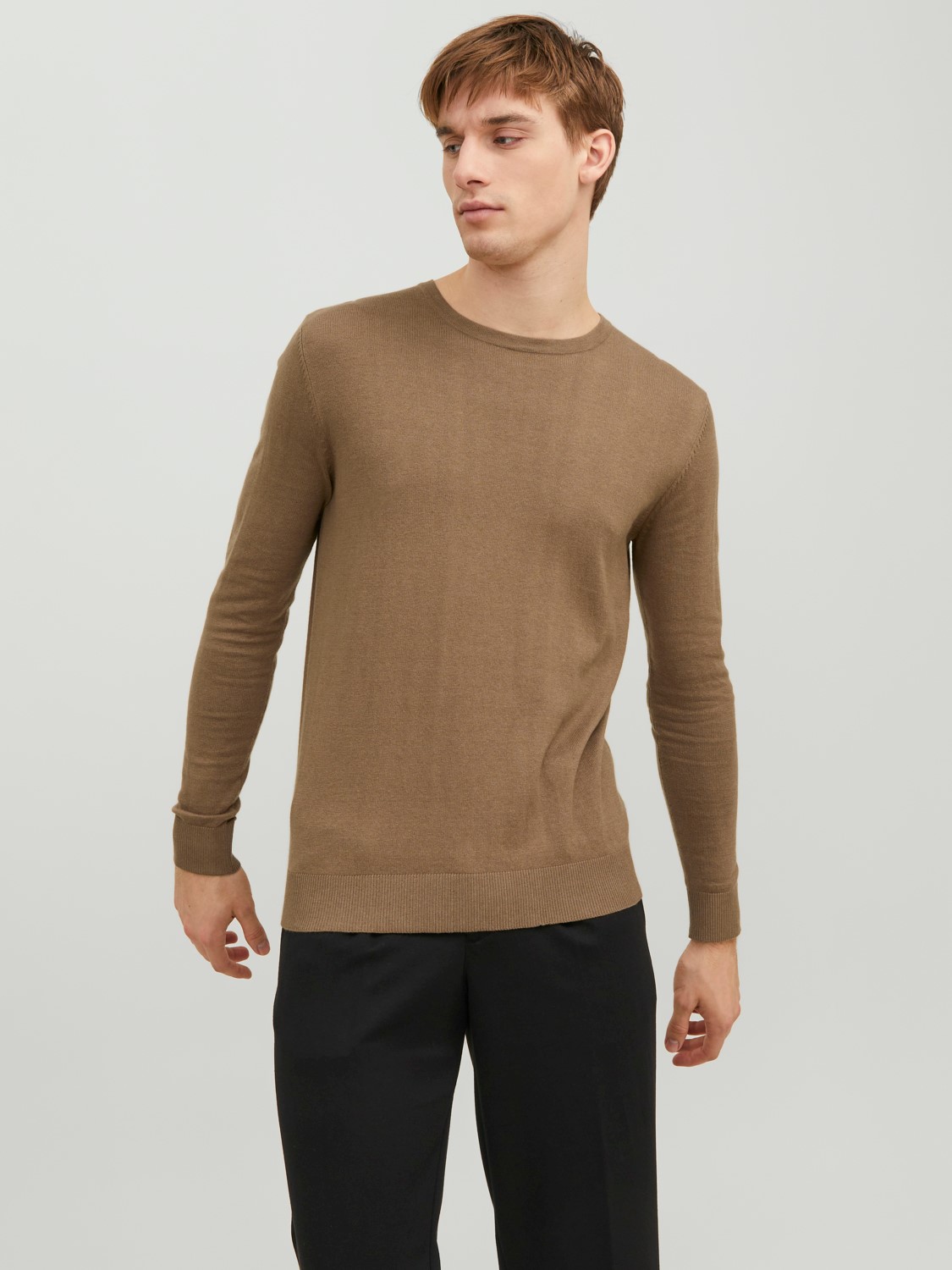 JACK & JONES Emil knit crew neck slim fit, heren pullover viscosemengsel met O-hals, camel bruin