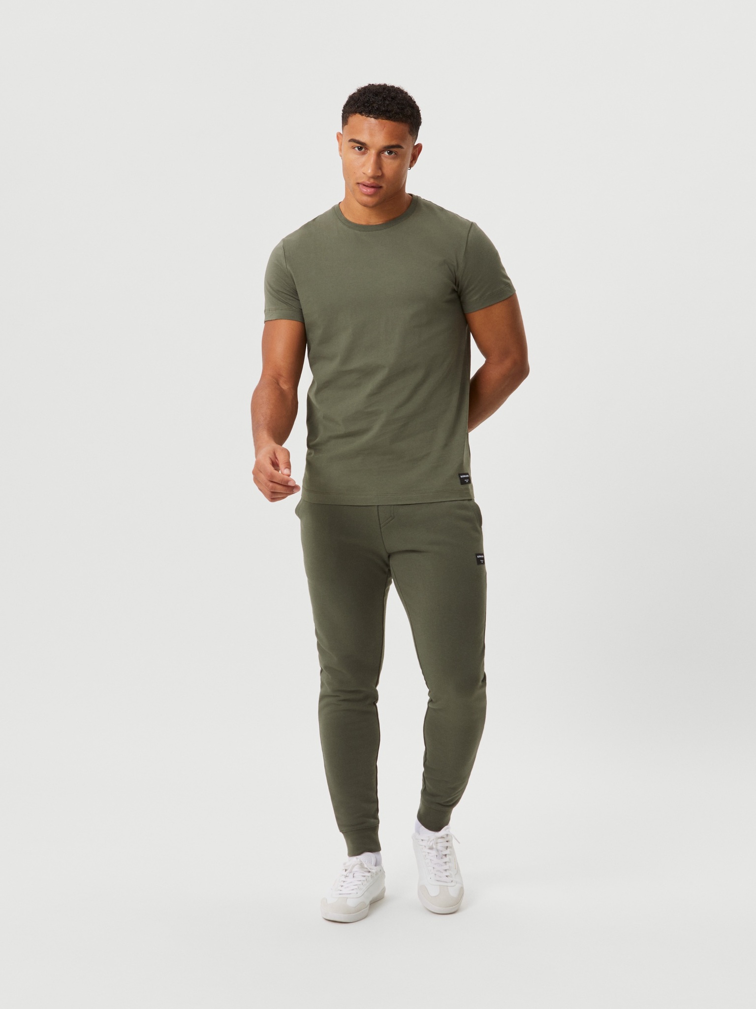 REDRUM Effen broek, joggingbroek, sweatbroek, vrijetijdsbroek, sportbroek, zwart, M REDRUM Effen broek, joggingbroek, sweatbroek, vrijetijdsbroek, sportbroek, zwart, M