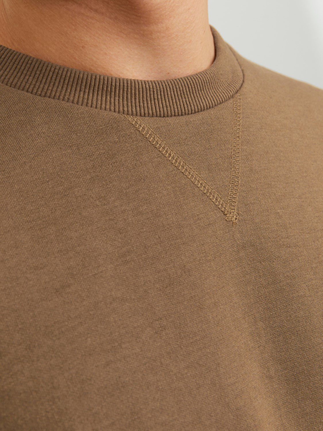 JACK & JONES Basic sweat crew neck regular fit, heren sweatshirt katoenmengsel met O-hals, camel bruin
