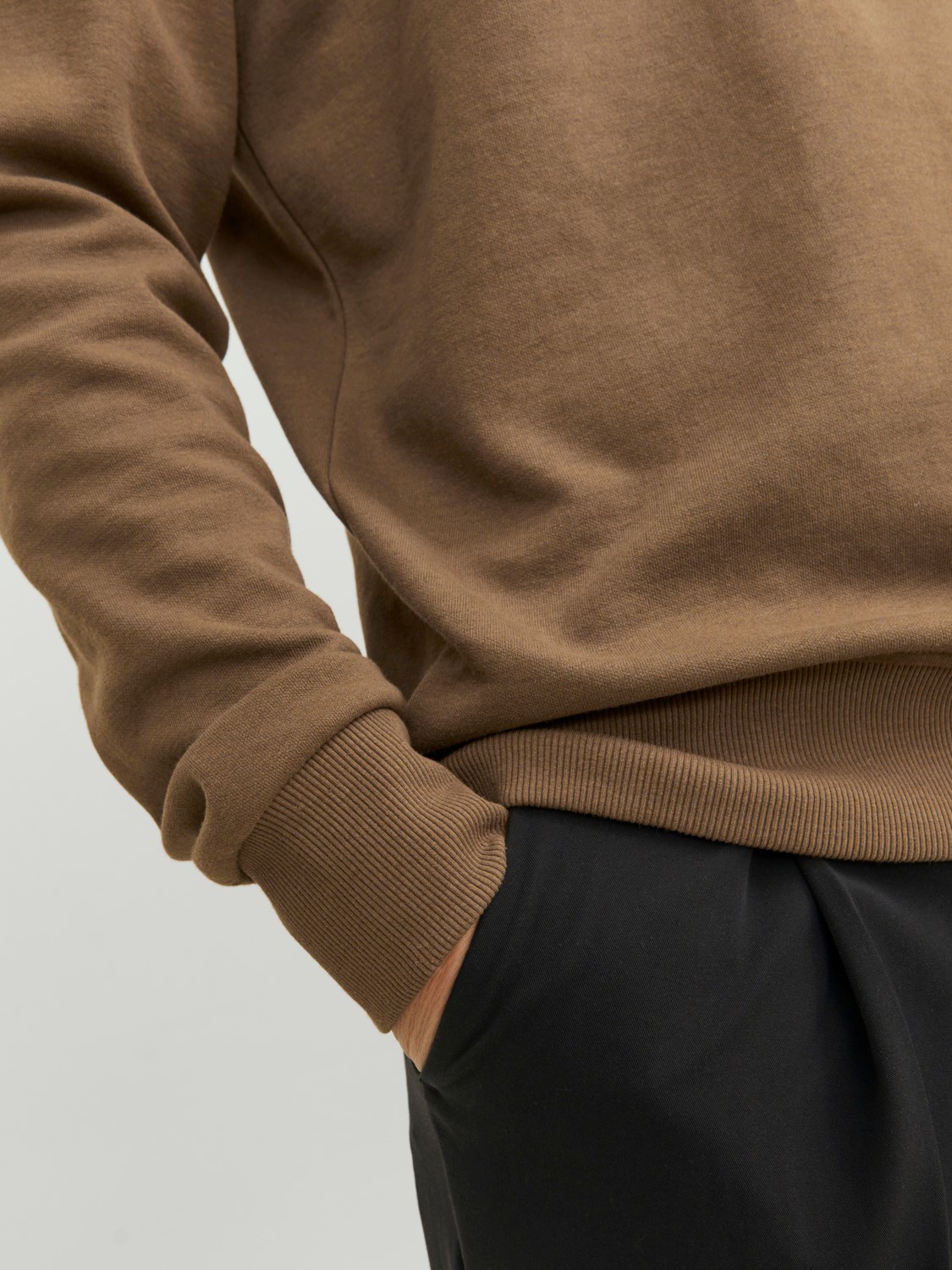JACK & JONES Basic sweat crew neck regular fit, heren sweatshirt katoenmengsel met O-hals, camel bruin