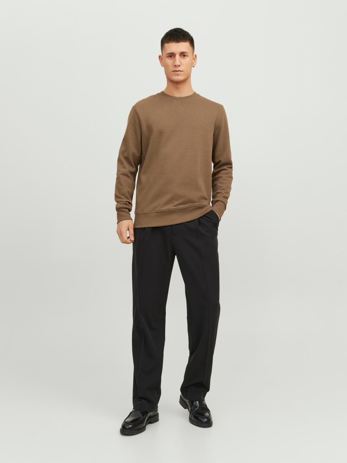 JACK & JONES Basic sweat crew neck regular fit, heren sweatshirt katoenmengsel met O-hals, camel bruin