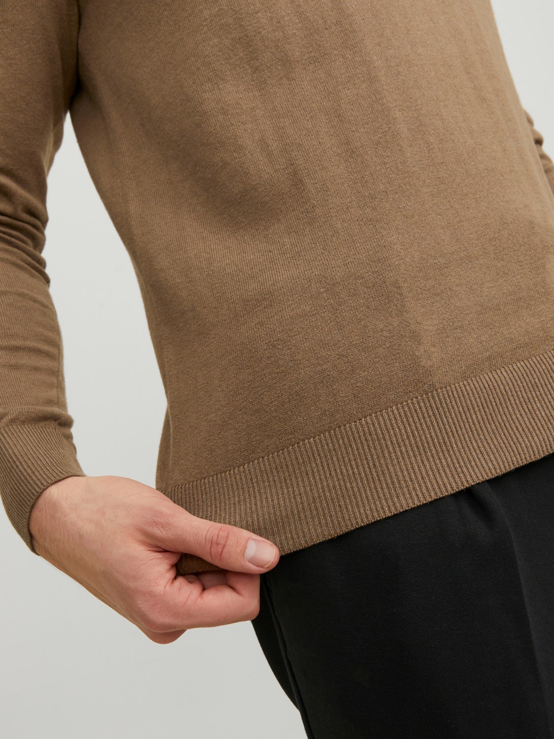 JACK & JONES Emil knit crew neck slim fit, heren pullover viscosemengsel met O-hals, camel bruin