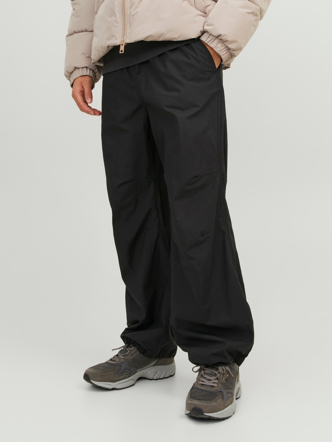 JACK & JONES Parachute Pant Base loose fit, heren cargo broek, zwart